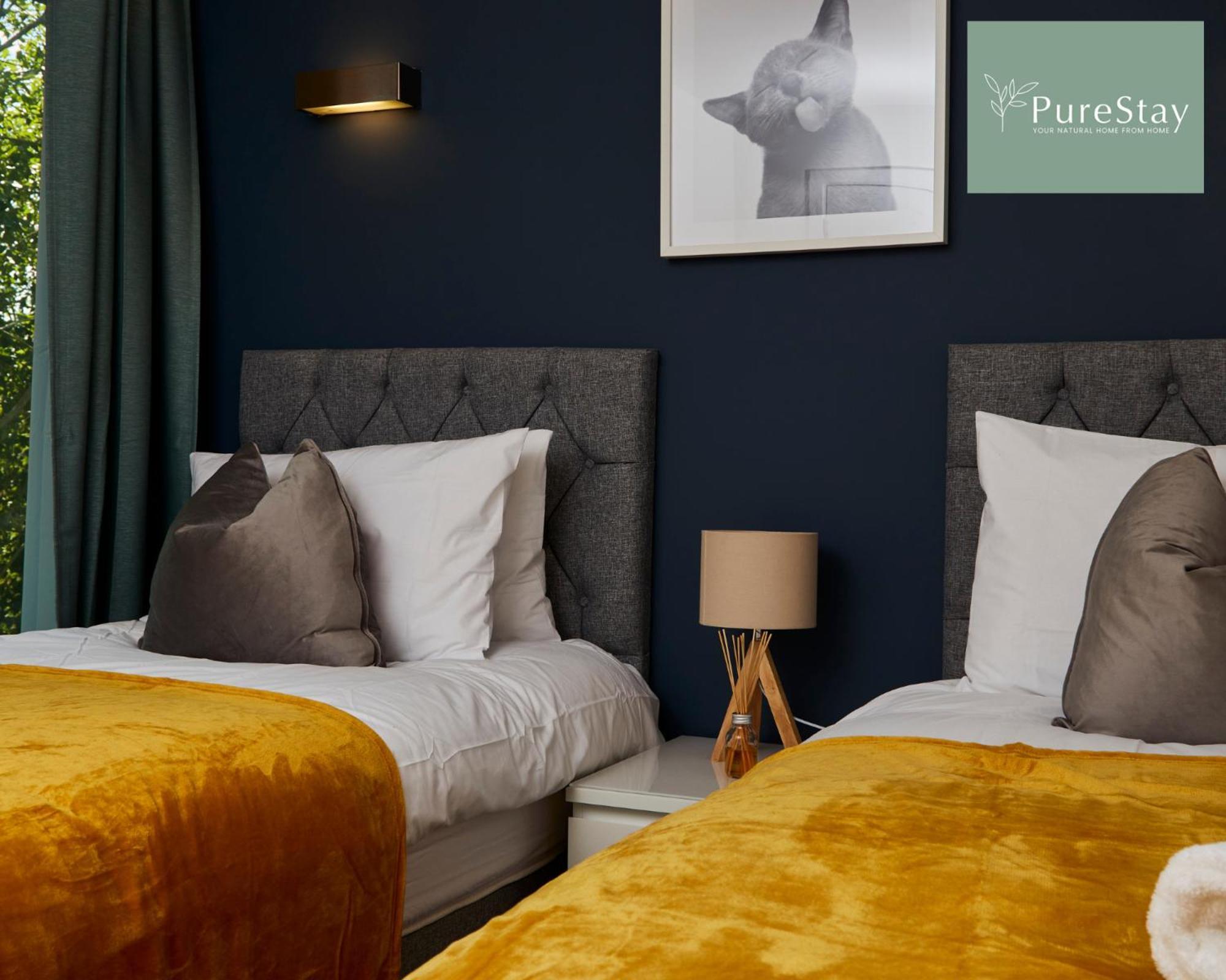 Beautiful Four Bed House By Purestay Short Lets & Serviced Accommodation Coventry With Parking Exterior foto